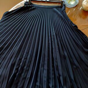 VINCE dark blue pleated midi skirt
